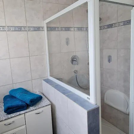 Felsenblick Apartment *